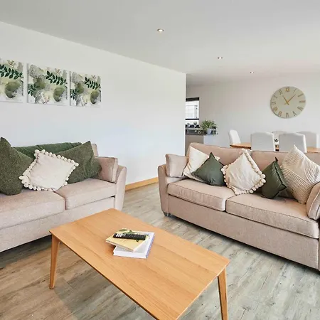 Chalet Host & - Dalby