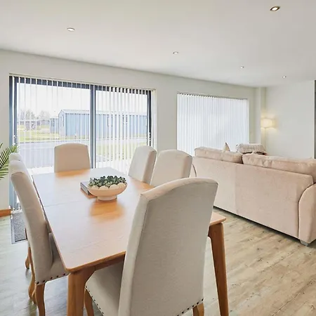 Host & - Dalby * Pickering