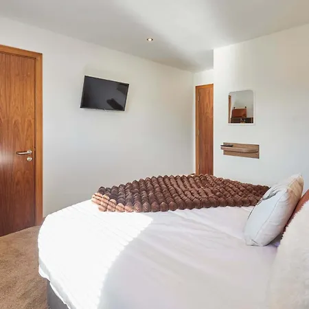 Chalet Host & - Dalby *