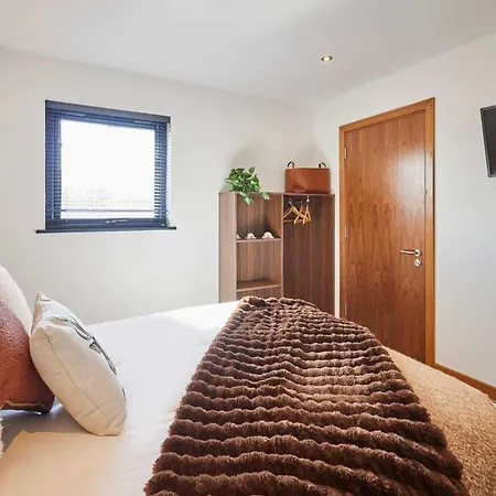 Host & - Dalby Chalet Pickering