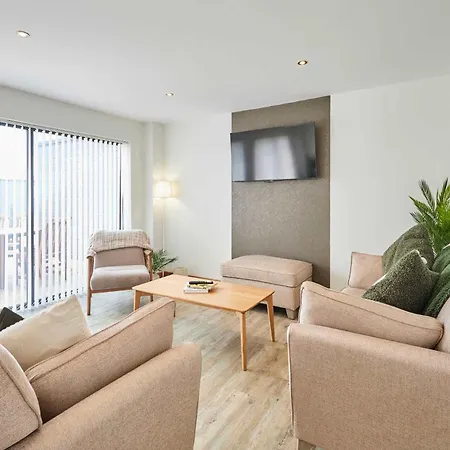 Chalet Host & - Dalby *