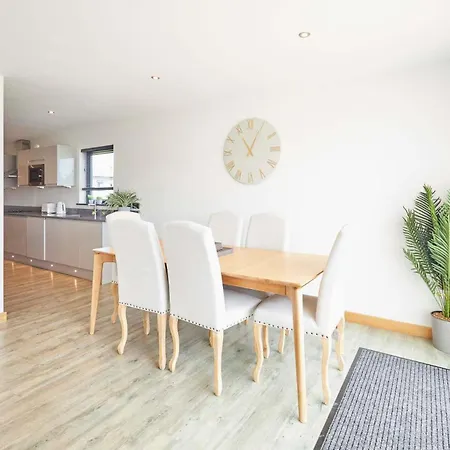 Host & - Dalby Chalet