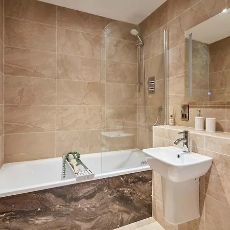 Chalet Host & - Dalby *